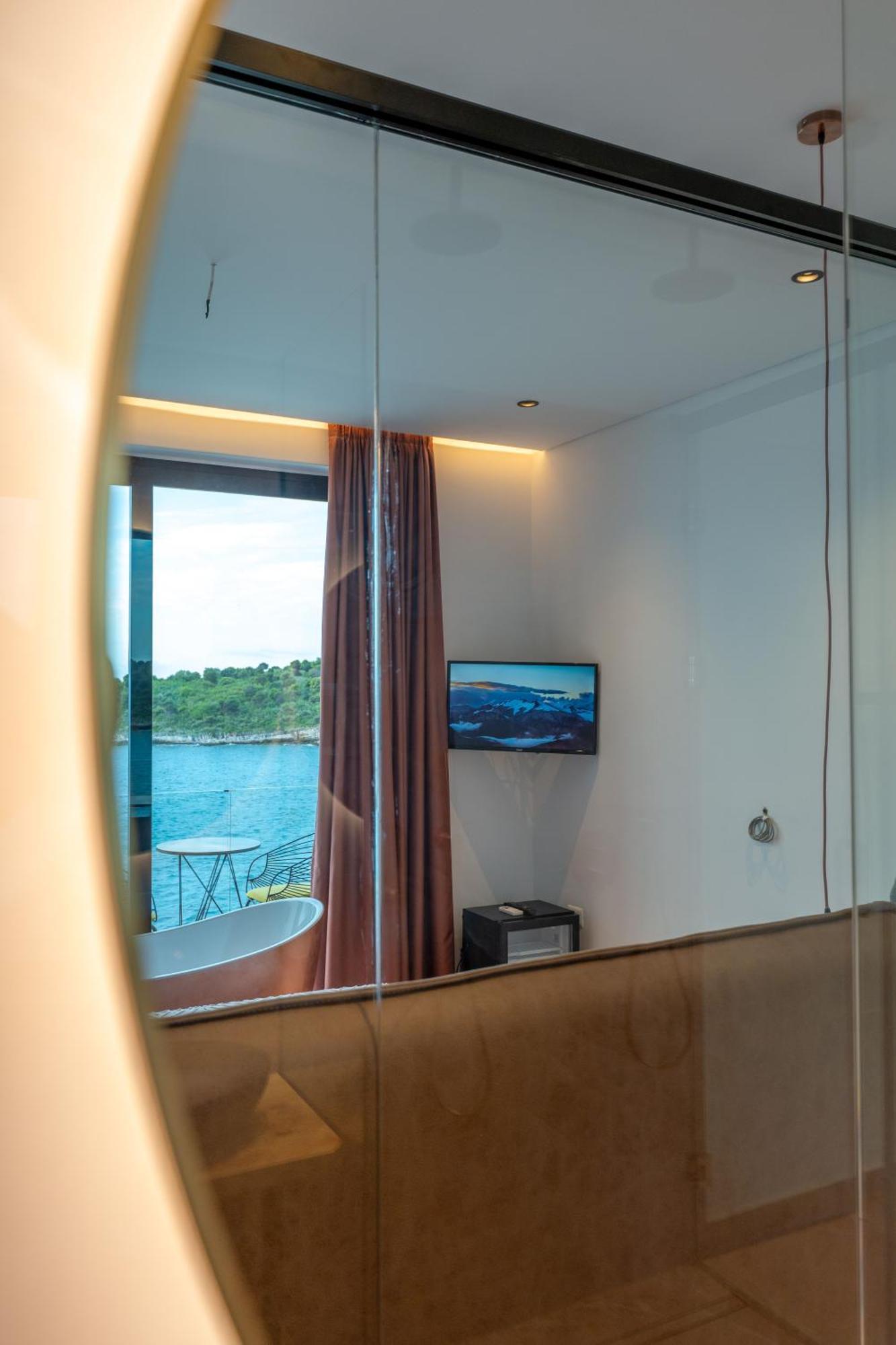 Siro Kerma Private * Sarandë